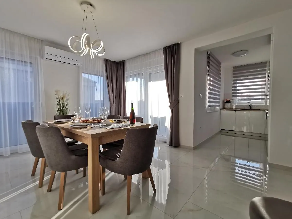 Apartments Ivana Sveti Filip i Jakov
