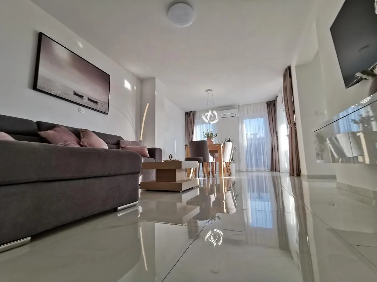 Apartments Ivana Sveti Filip i Jakov 0*,  Croatia