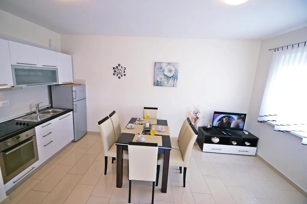 Apartments Ivana Sveti Filip i Jakov