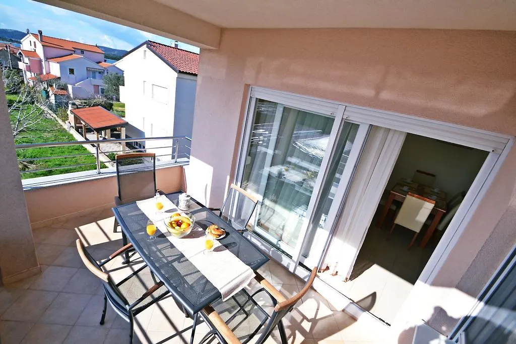 Apartments Ivana Sveti Filip i Jakov 0*,  Croatia