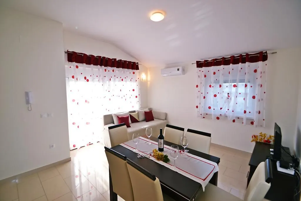 Apartments Ivana Sveti Filip i Jakov