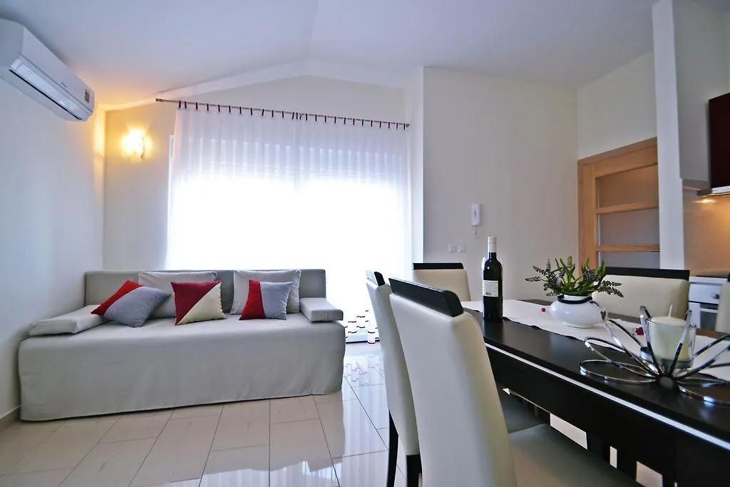 Apartments Ivana Sveti Filip i Jakov 0*,