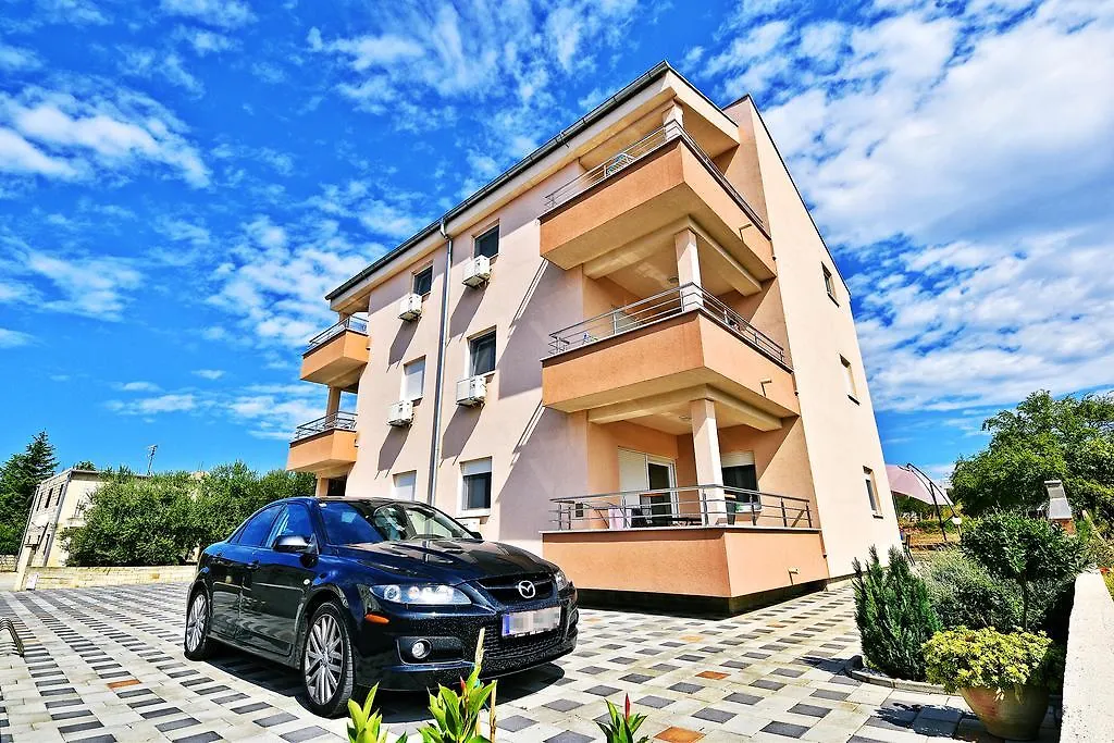 Apartments Ivana Sveti Filip i Jakov